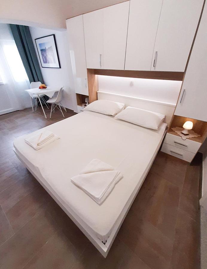 Apartment Nina โรวีน ภายนอก รูปภาพ