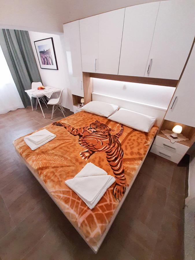 Apartment Nina โรวีน ภายนอก รูปภาพ