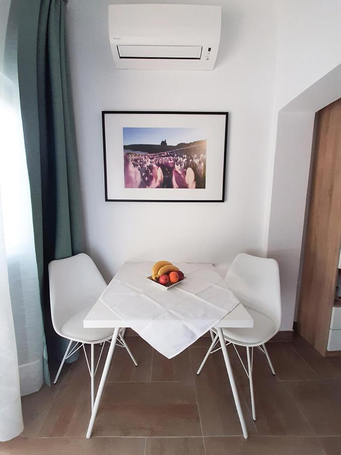 Apartment Nina โรวีน ภายนอก รูปภาพ