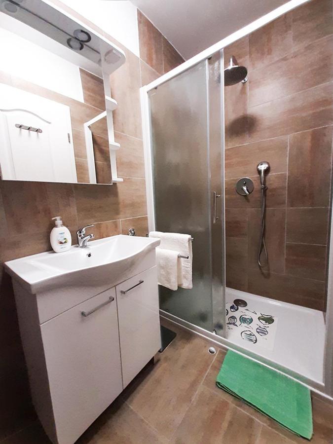 Apartment Nina โรวีน ภายนอก รูปภาพ